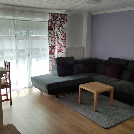3 Bed House In Walsall, Perfect For Contractors & Leisure & Free Parking 외부 사진