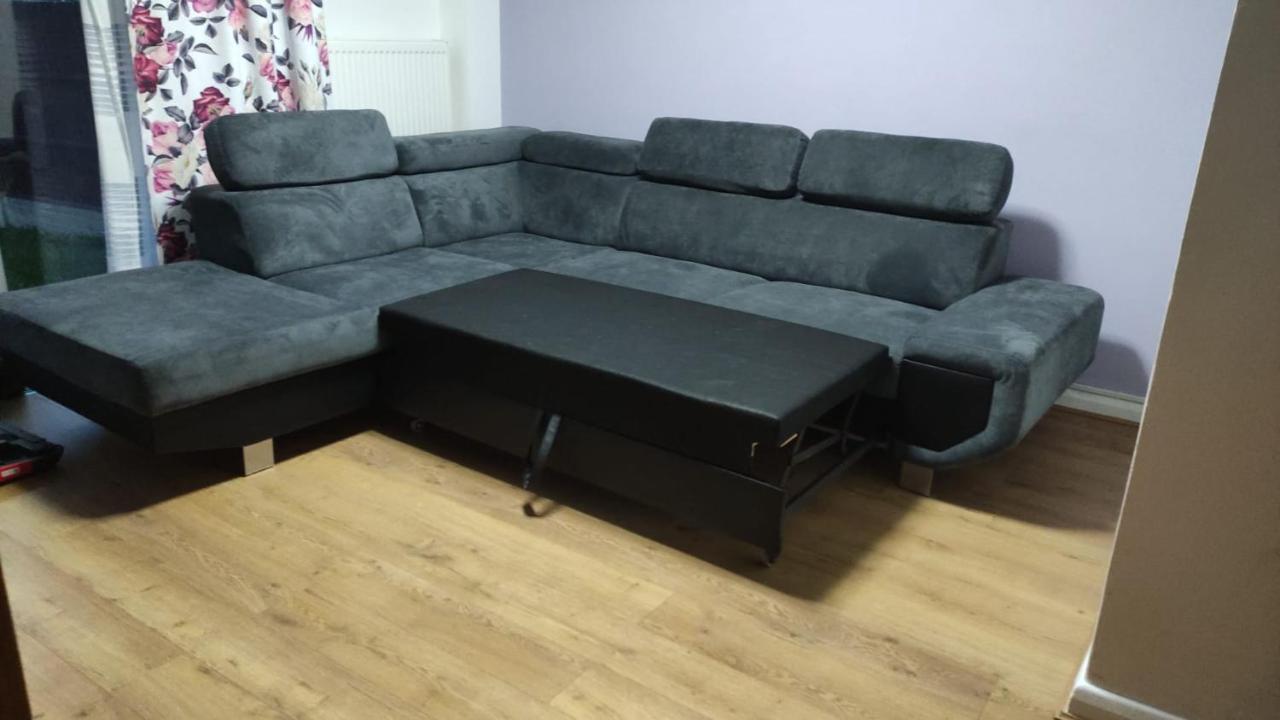 3 Bed House In Walsall, Perfect For Contractors & Leisure & Free Parking 외부 사진